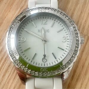 Relic ladies silver tone fashion watch NEW BATTERY